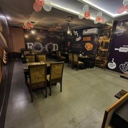 Hotel The Midnight By Wb Inn Agra  Ngoại thất bức ảnh