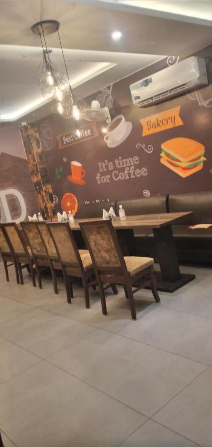 Hotel The Midnight By Wb Inn Agra  Ngoại thất bức ảnh